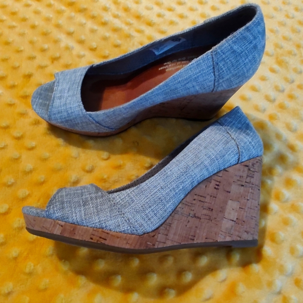 Toms wedges _ size 6